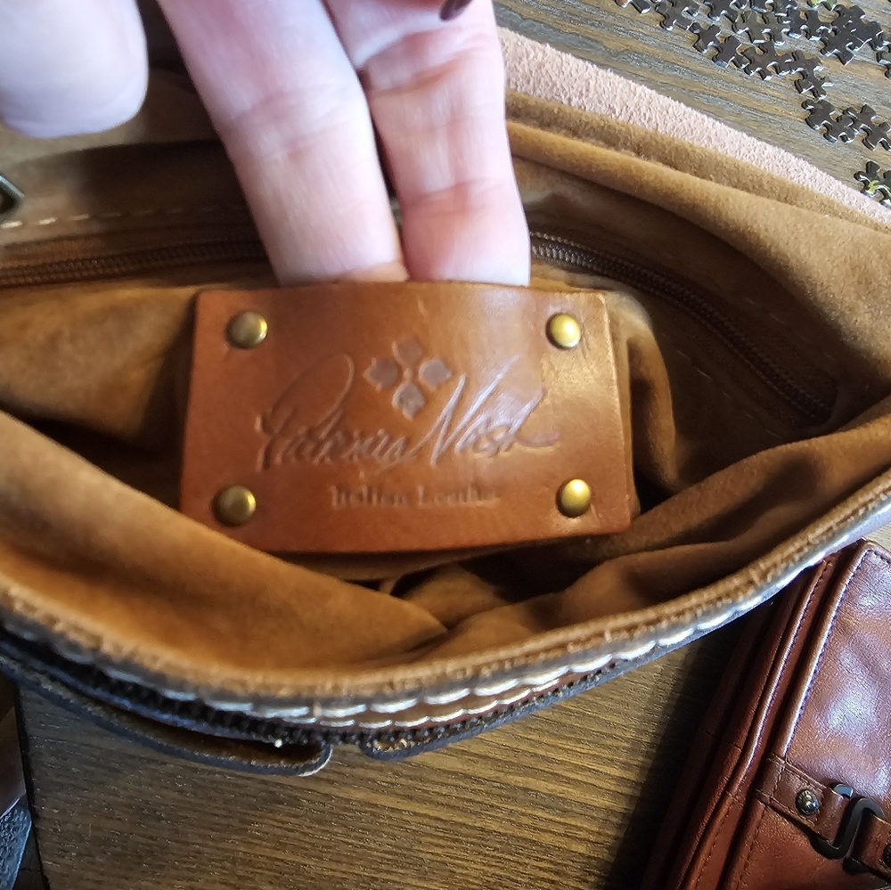 Patricia Nash Granada Flap Crossbody 🤎 - Picture 5 of 8